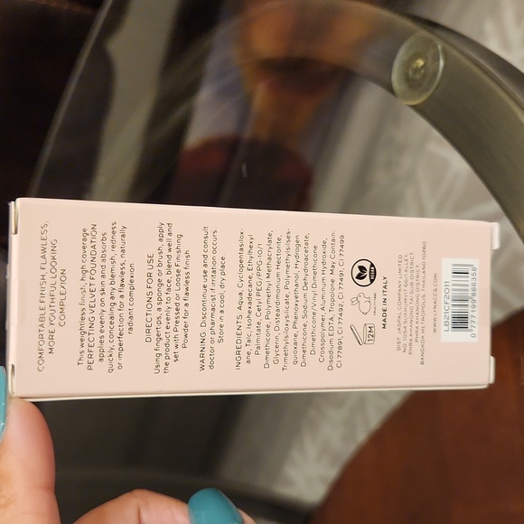 LYN-PERFECTING VELVET FOUNDATION - Picture 3 of 4